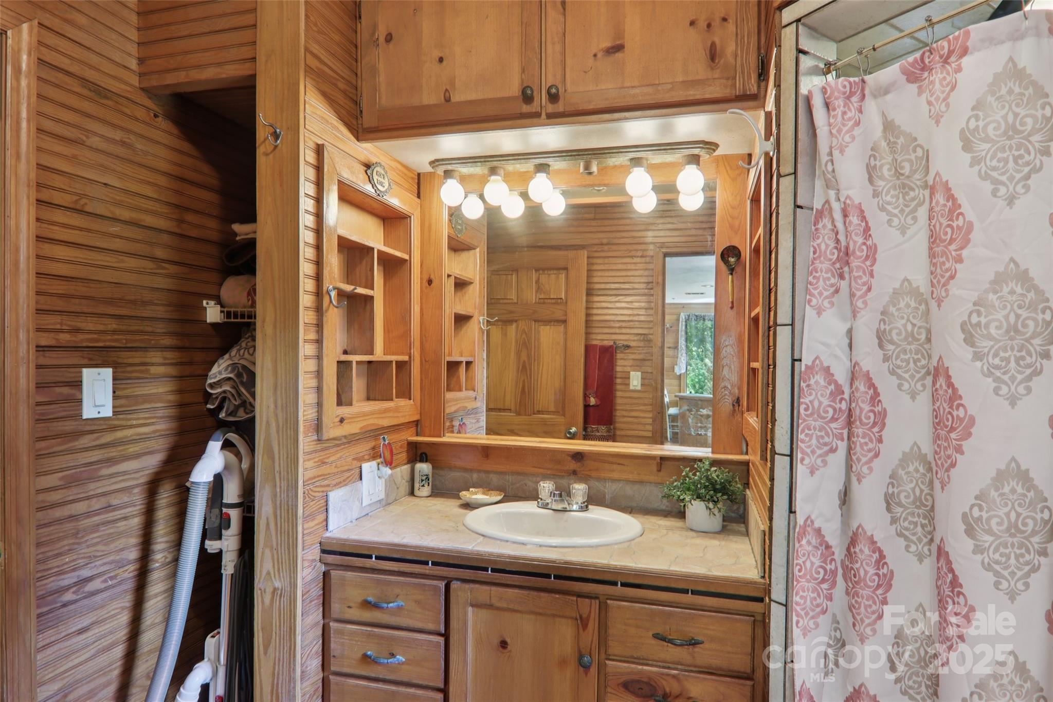 139 Forest Hills Road Bryson City, NC 28713 - Photo 5 of 32