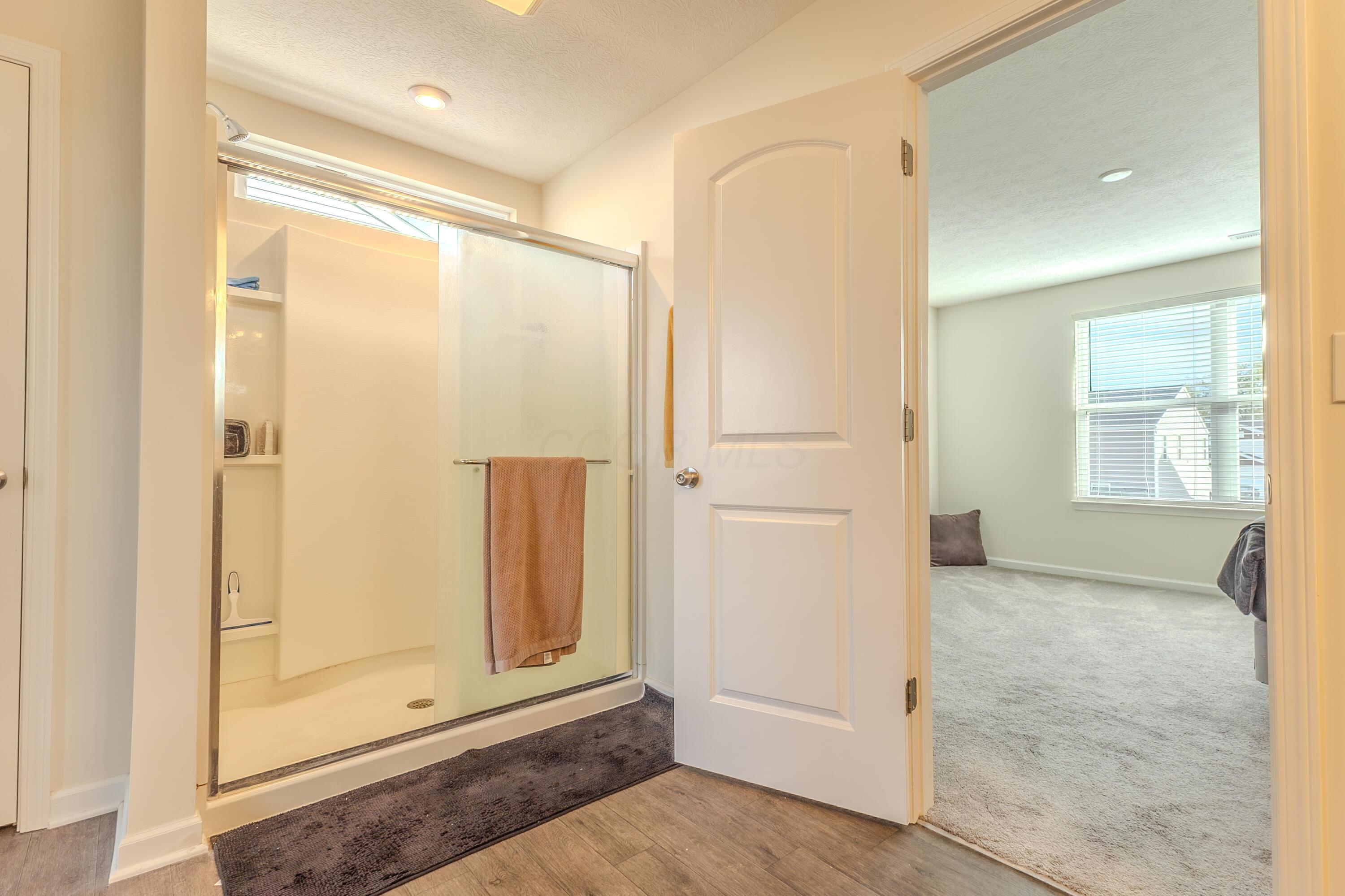 307 Honeysuckle Road Ashville, OH 43103 - Photo 24 of 37 Primary Suite Bath