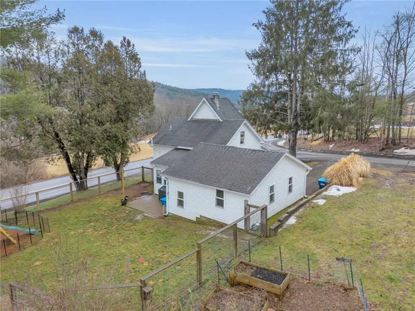 $269,000 | 102 Lougheed Road, Oneonta, NY 13820