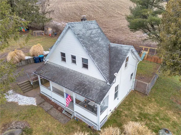 $269,000 | 102 Lougheed Road, Oneonta, NY 13820