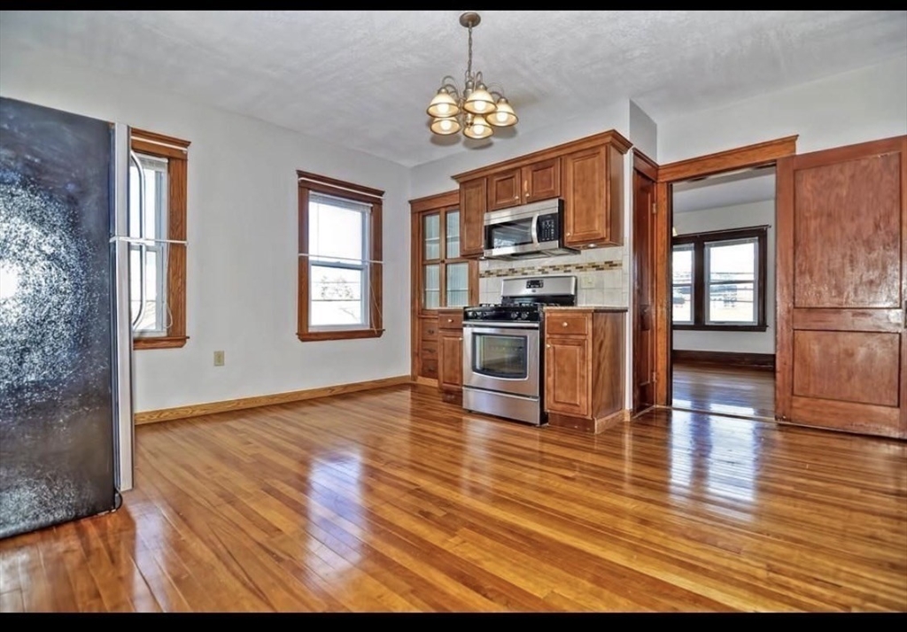 278 Greenwood Street, Unit 2 Worcester, MA 01607 - Photo 4 of 31