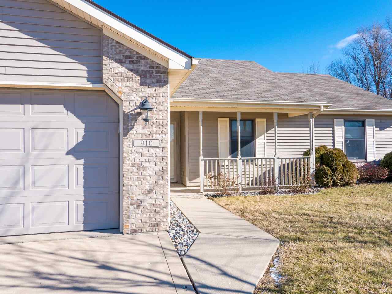 910 Deer Ridge Crossing Auburn, IN 46706 - Photo 2 of 31 Gallery Image 2