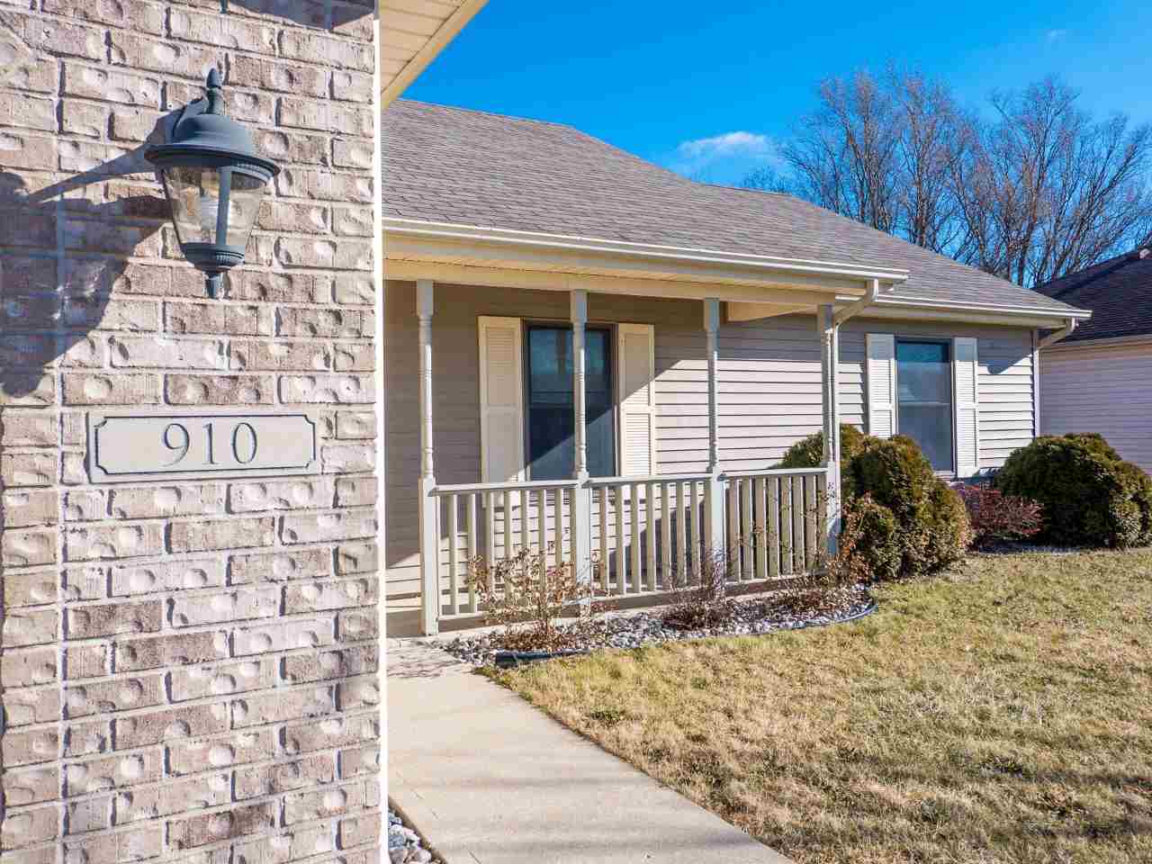 910 Deer Ridge Crossing Auburn, IN 46706 - Photo 3 of 31 Gallery Image 3