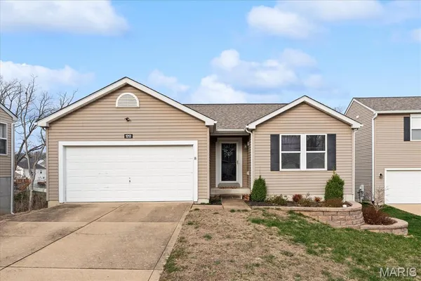 $279,900 | 1213 Oakholt Court, Herculaneum, MO 63048