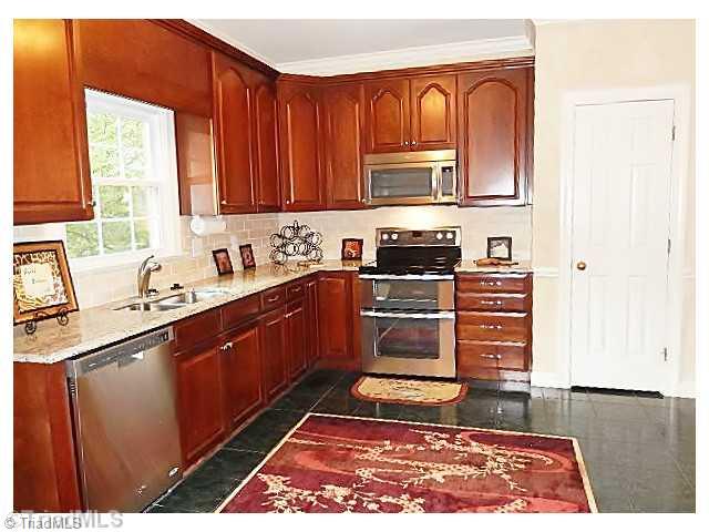 166 Springfield Drive Advance, NC 27006 - Photo 4 of 16 Kitchen.
