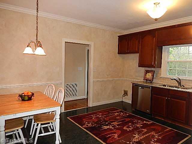 166 Springfield Drive Advance, NC 27006 - Photo 5 of 16 Kitchen.