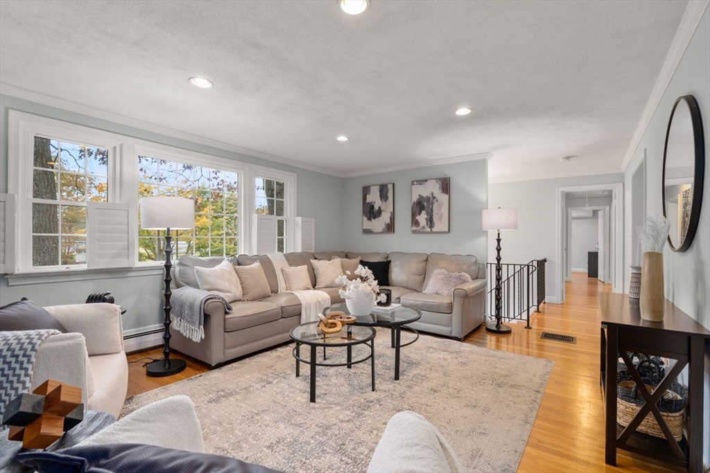 15 Belknap Road Medfield, MA 02052 - Photo 3 of 22 Gallery Image 3