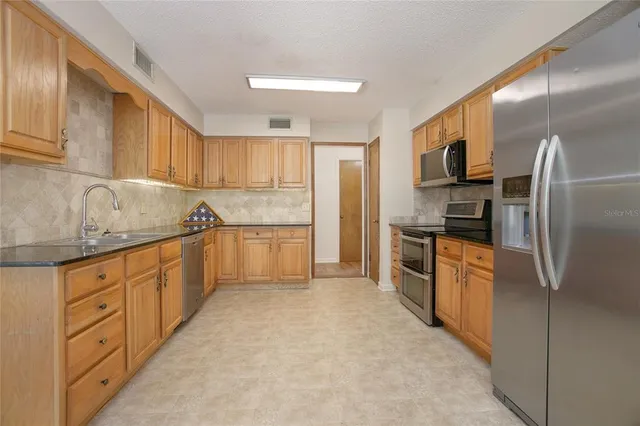 $2,695 | 5735 Fox Hollow Road, De Leon Springs, FL 32130