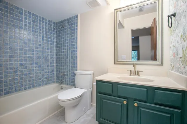 $2,695 | 5735 Fox Hollow Road, De Leon Springs, FL 32130