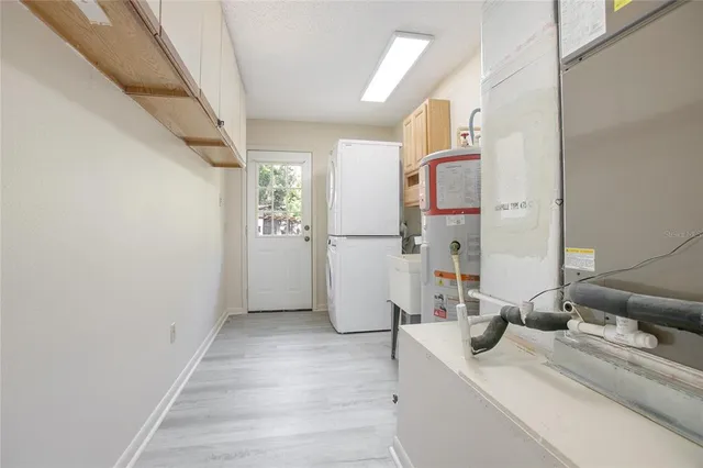 $2,695 | 5735 Fox Hollow Road, De Leon Springs, FL 32130