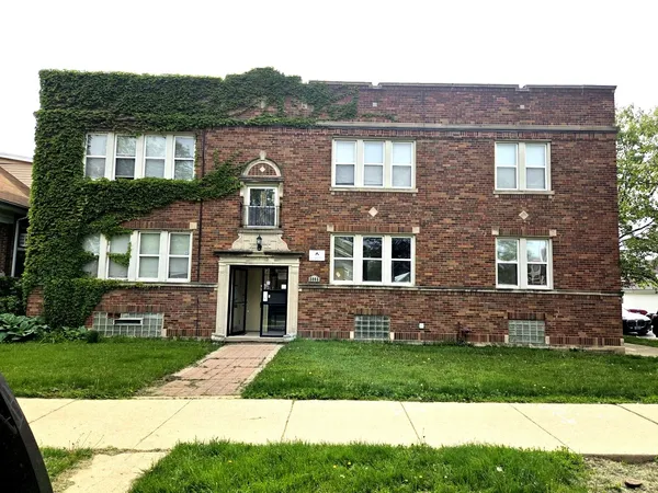 $230,000 | 3005 North Kolmar Avenue, Unit 1, Chicago, IL 60641