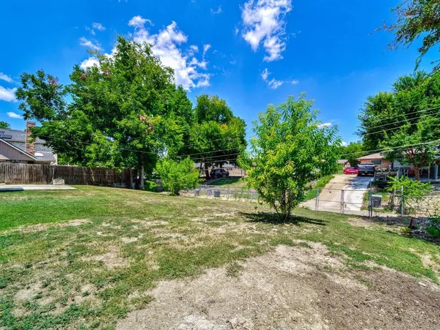 $290,000 | 6930 Trailcrest Drive, Dallas, TX 75232