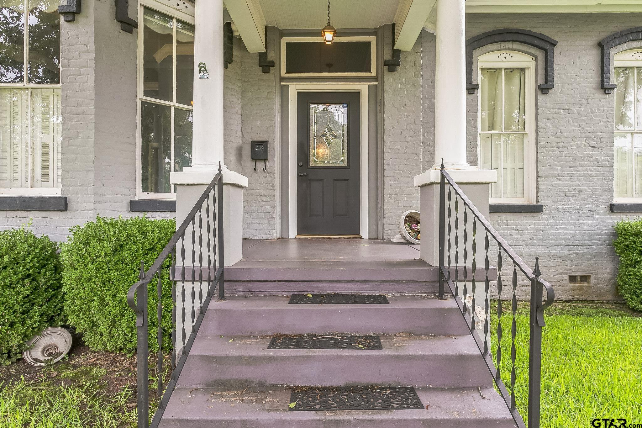 293 South Barron Rusk, TX 75785 - Photo 4 of 30 a view of front door of house with stairs