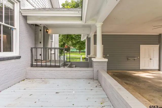 a view of an entryway with a window