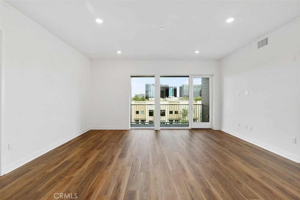 1407 Rivington Irvine, CA 92612 - Photo 13 of 34 Main Living Space