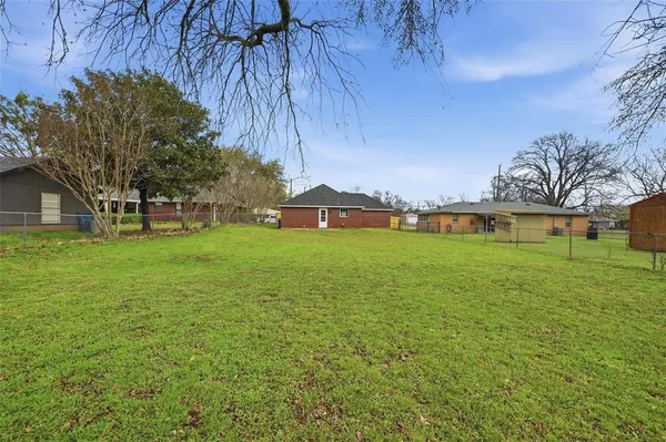 $1,500 | 2418 Loy Lake Road, Denison, TX 75020