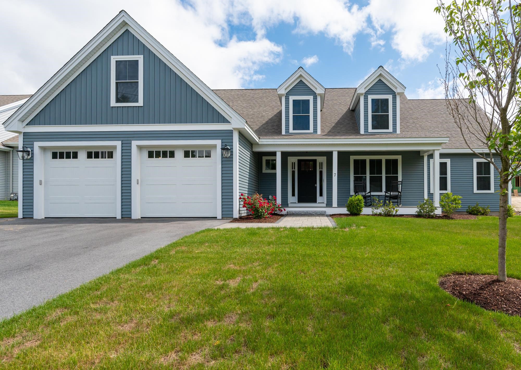7 Oldfield Road Nashua, NH 03060 - Photo 1 of 37 Gallery Image 1