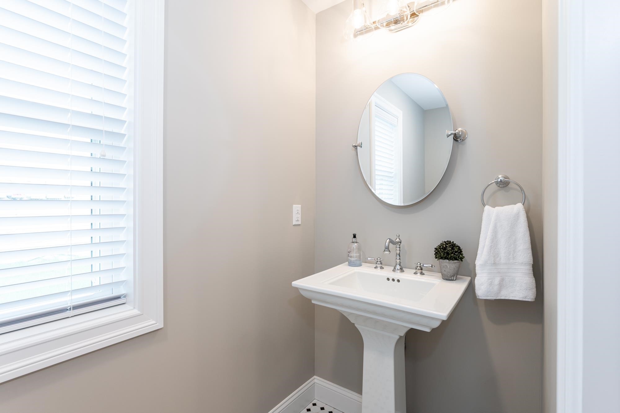 7 Oldfield Road Nashua, NH 03060 - Photo 19 of 37 Gallery Image 19