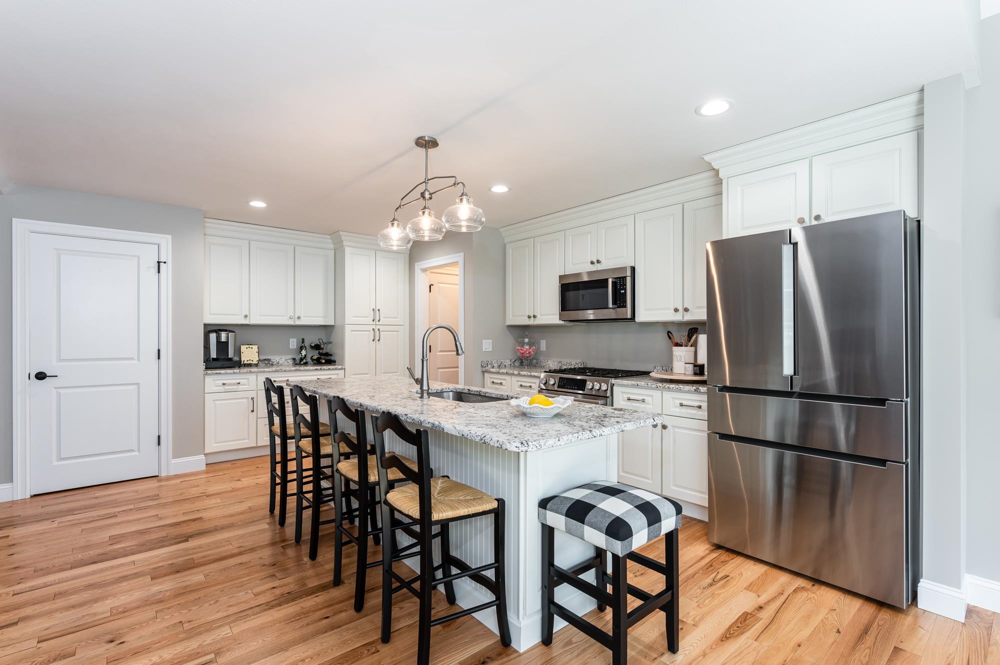 7 Oldfield Road Nashua, NH 03060 - Photo 5 of 37 Gallery Image 5