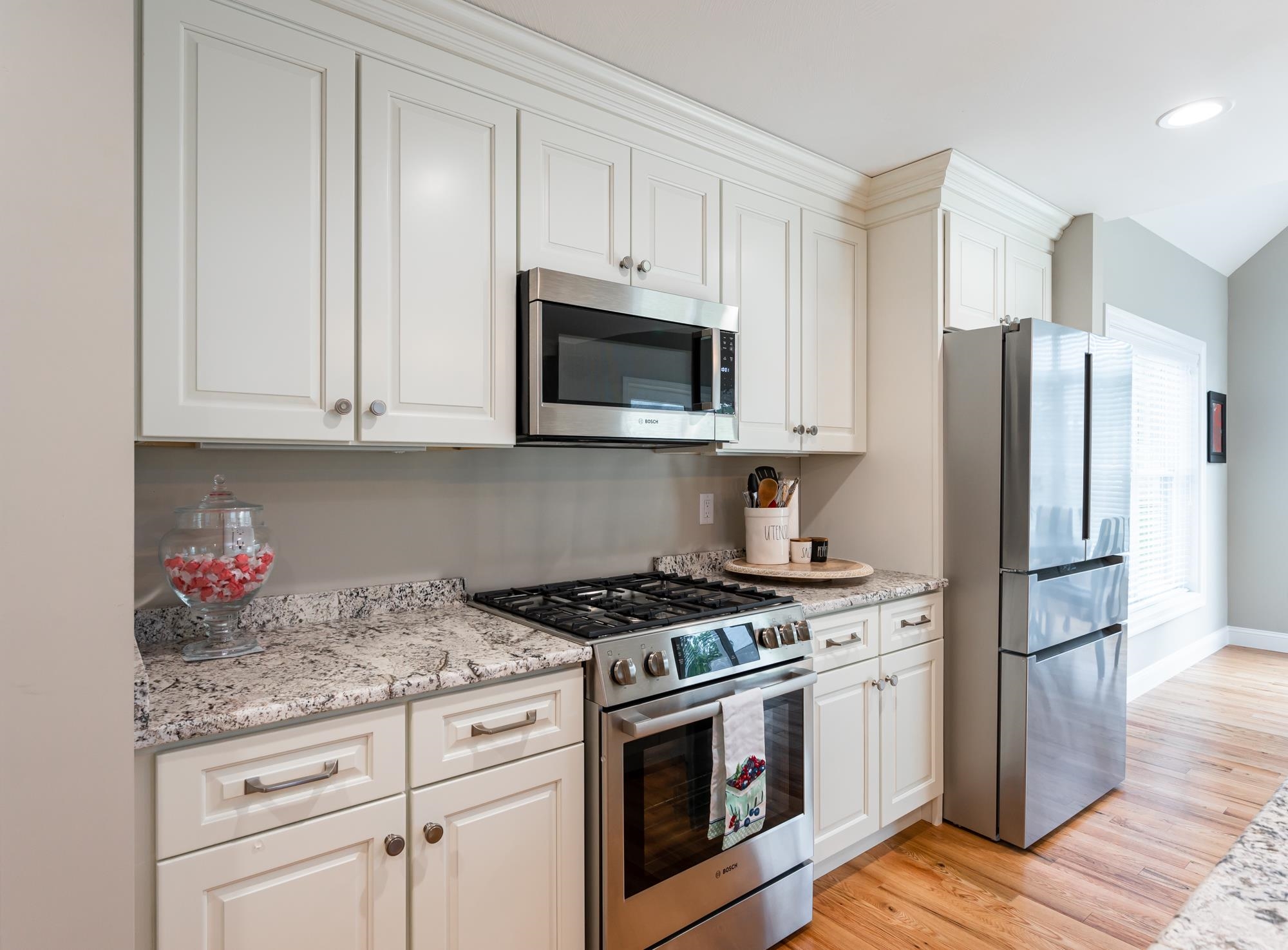 7 Oldfield Road Nashua, NH 03060 - Photo 7 of 37 Gallery Image 7