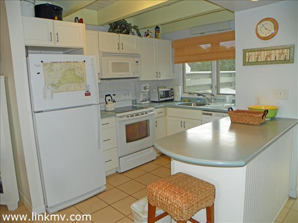 495 Katama Road, Unit F3 Edgartown, MA 02539 - Photo 5 of 15 http://d1qzqeyxiitrap.cloudfront.net/photos/23754/600/022238ad.jpg