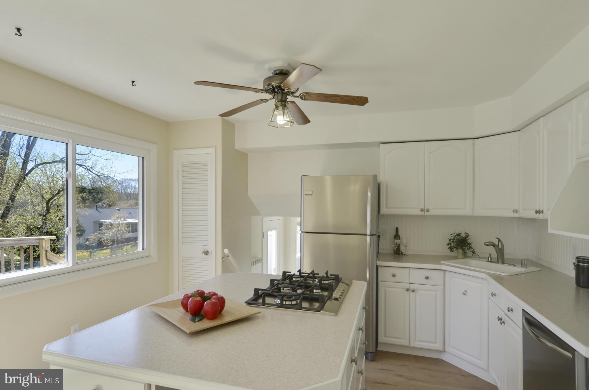 5404 Manorfield Road Rockville, MD 20853 - Photo 10 of 30 New applncs, pantry, and plenty of storage