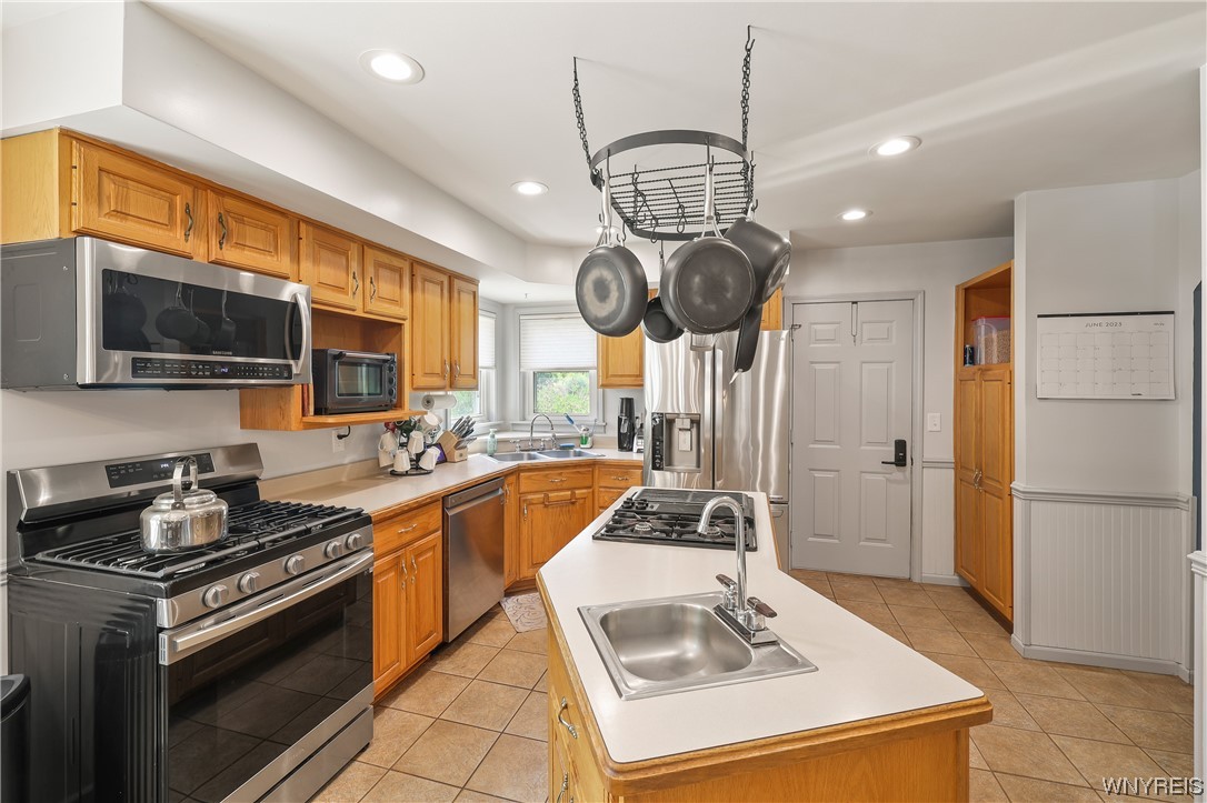 9946 Ridge Road Hartland, NY 14105 - Photo 5 of 48