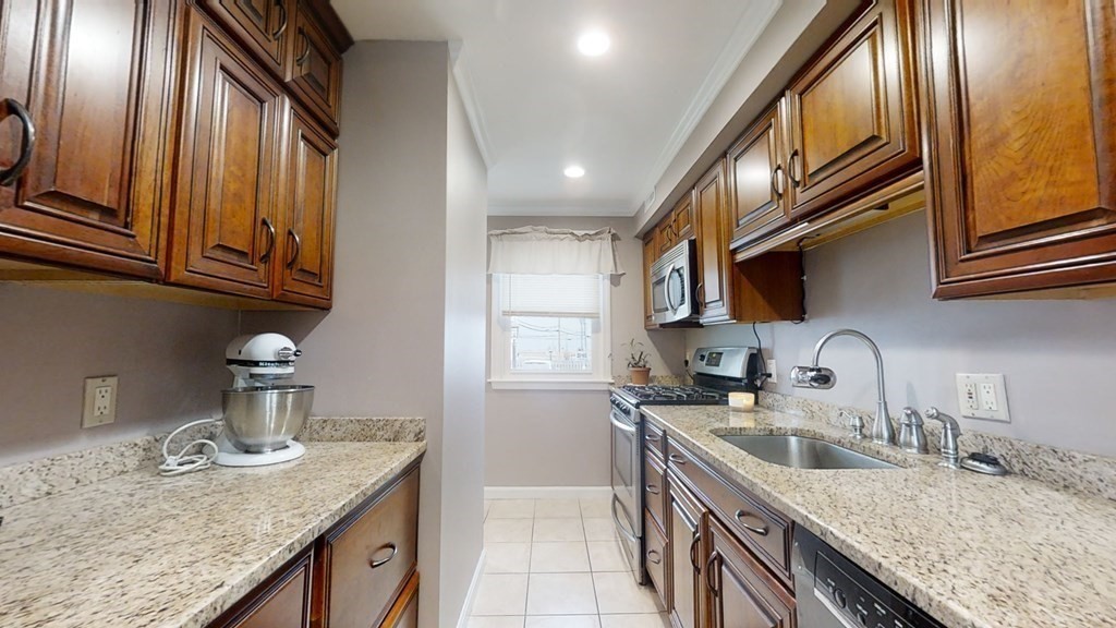 571 Winnacunnet Road, Unit 2 Hampton, NH 03842 - Photo 5 of 31 Gallery Image 5