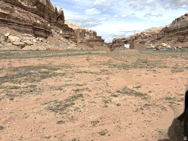 160 Mission Road Bluff, UT 84512 - Photo 5 of 9 View of yard