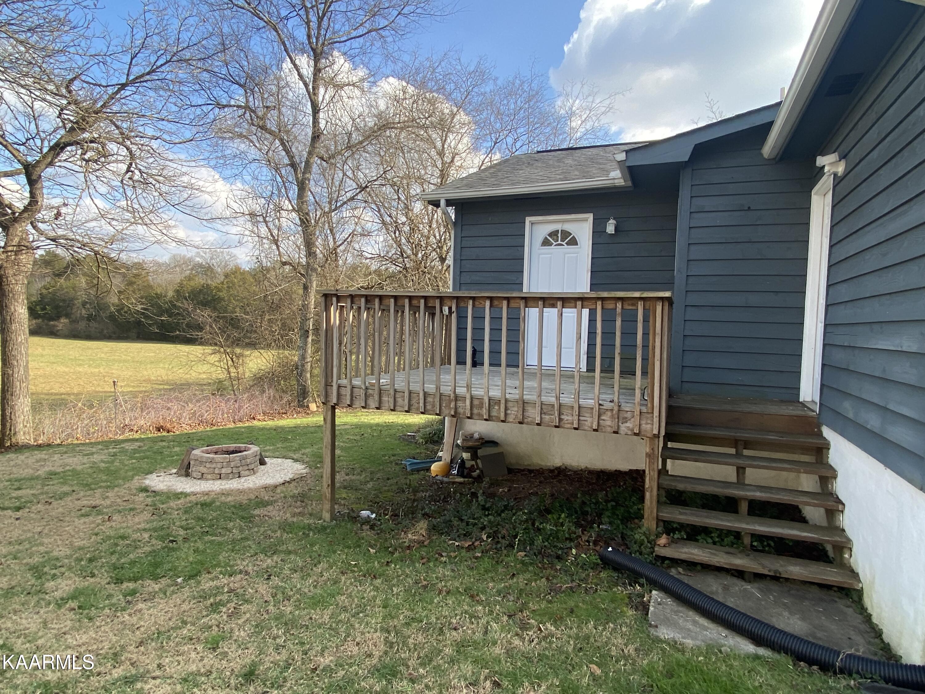 125 Pheasant Road Clinton, TN 37716 - Photo 3 of 14 IMG_3847