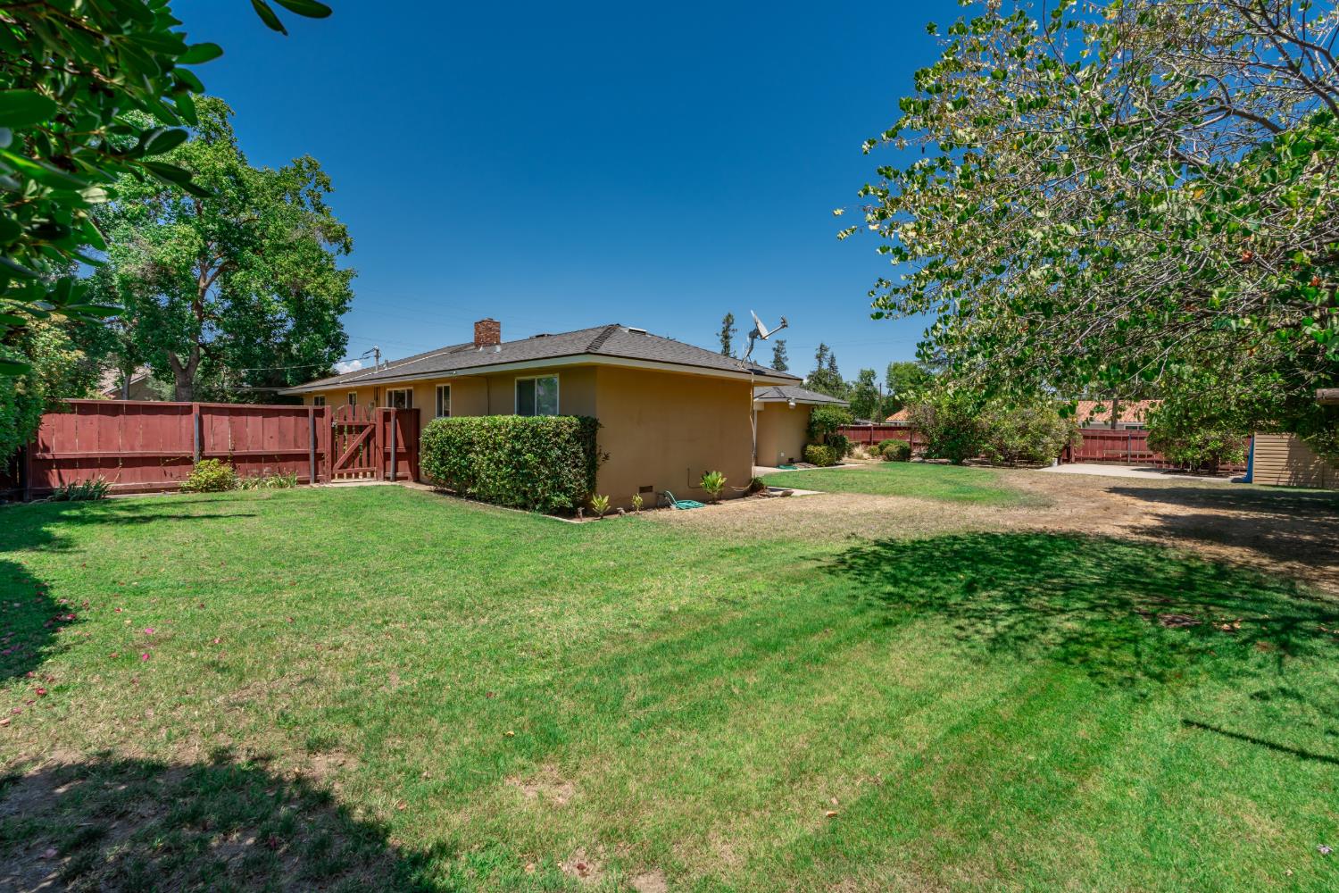 4328 East Rialto Avenue Fresno, CA 93726 - Photo 36 of 43
