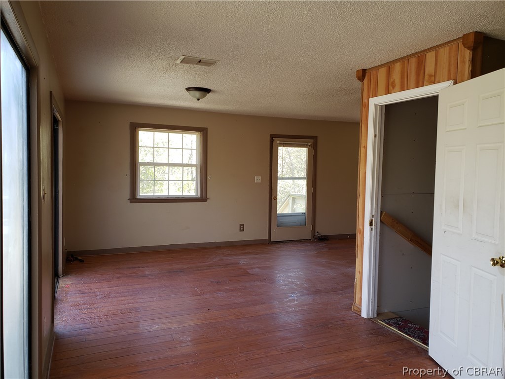 1258 Kates Neck Road Topping, VA 23169 - Photo 6 of 18