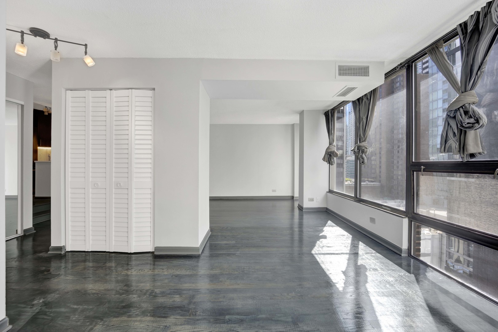 230 East Ontario Street, Unit 1204 Chicago, IL 60611 - Photo 12 of 25