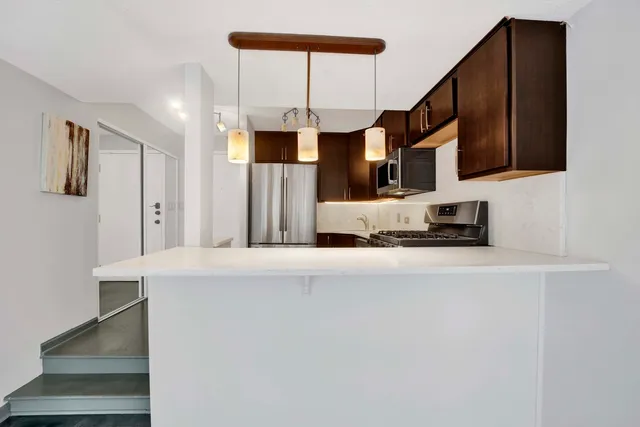 $199,500 | 230 East Ontario Street, Unit 1204, Chicago, IL 60611