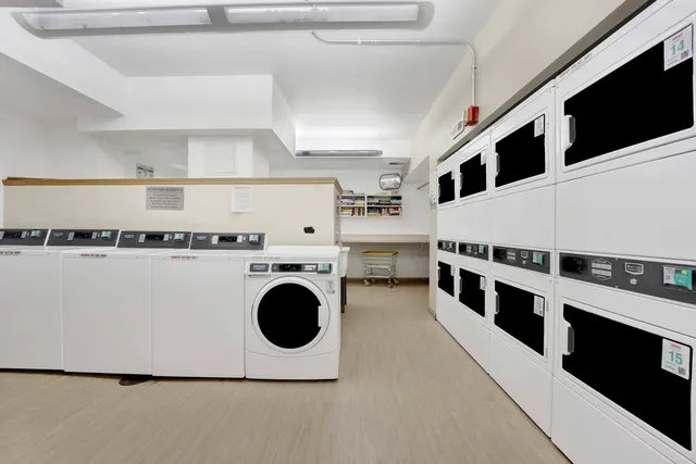 $199,500 | 230 East Ontario Street, Unit 1204, Chicago, IL 60611