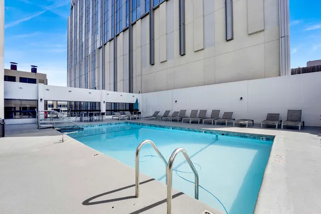 $199,500 | 230 East Ontario Street, Unit 1204, Chicago, IL 60611