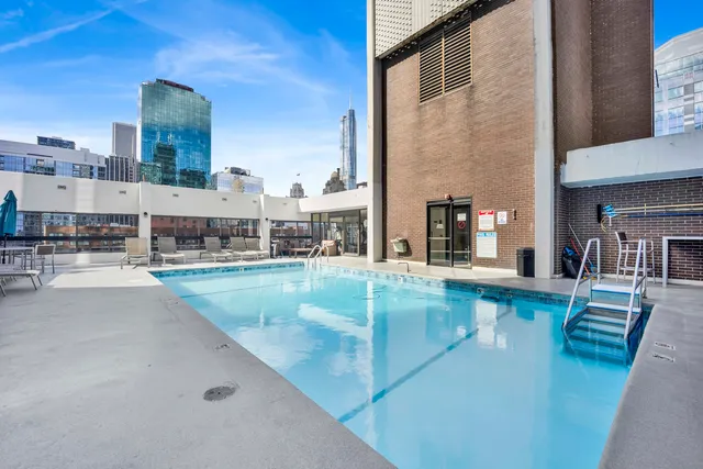 $199,500 | 230 East Ontario Street, Unit 1204, Chicago, IL 60611