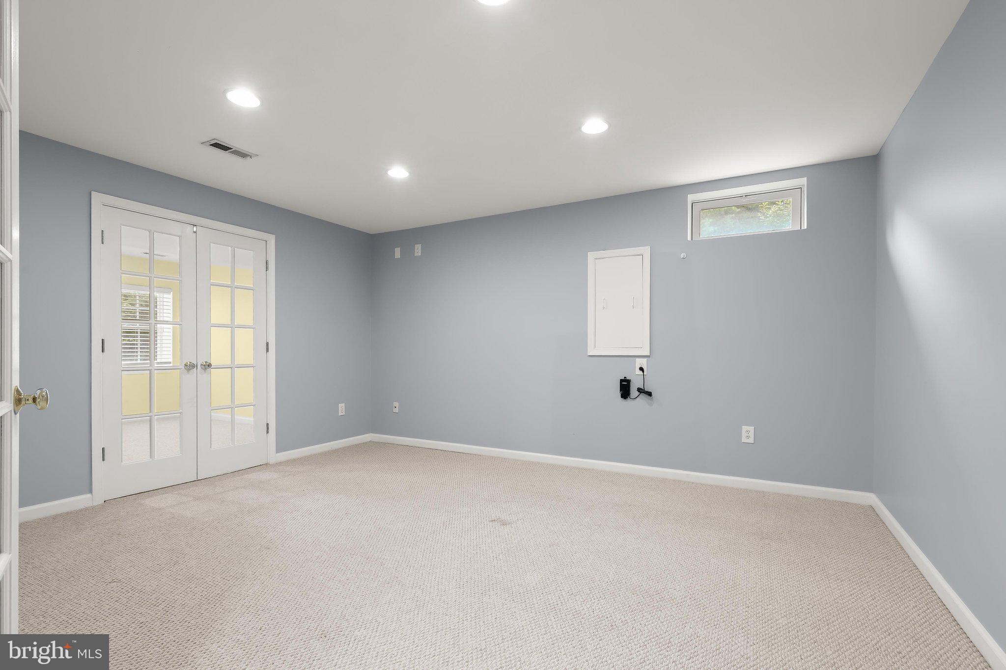 6111 Rippling Tides Terrace Clarksville, MD 21029 - Photo 62 of 84 an empty room with windows and closet