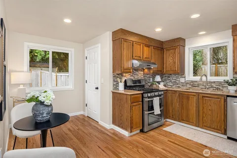 $1,299,000 | 4222 205th Place Northeast, Sammamish, WA 98074