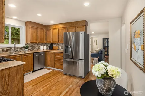 $1,299,000 | 4222 205th Place Northeast, Sammamish, WA 98074