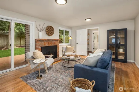 $1,299,000 | 4222 205th Place Northeast, Sammamish, WA 98074