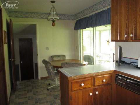 9406 Carpenter Road Flushing, MI 48433 - Photo 3 of 19 20414221-2.JPG