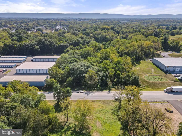 $565,000 | 1432 Oak Ridge Place, Hagerstown, MD 21740