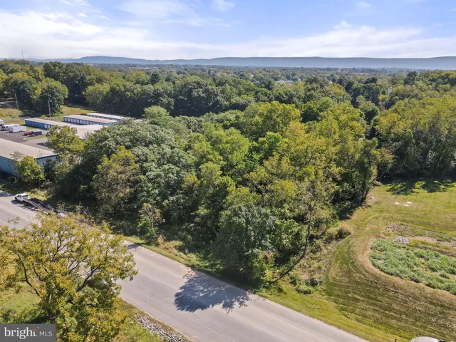 $565,000 | 1432 Oak Ridge Place, Hagerstown, MD 21740