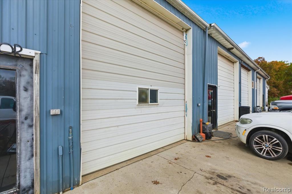 4718 Davison Road Lapeer, MI 48446 - Photo 20 of 36