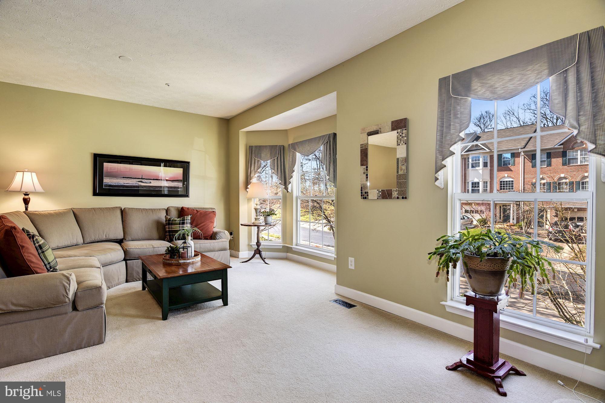 3231 Escapade Circle Riva, MD 21140 - Photo 3 of 33 Living Room