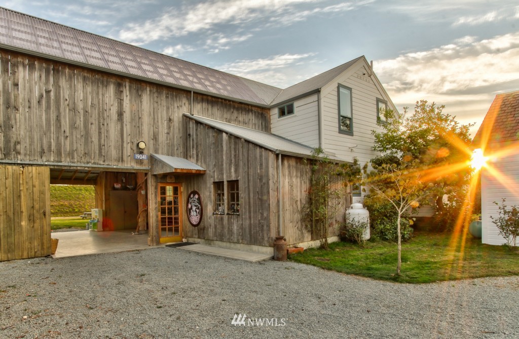 19041 Beaver Marsh Road Mount Vernon, WA 98273 - Photo 2 of 15 Gallery Image 2