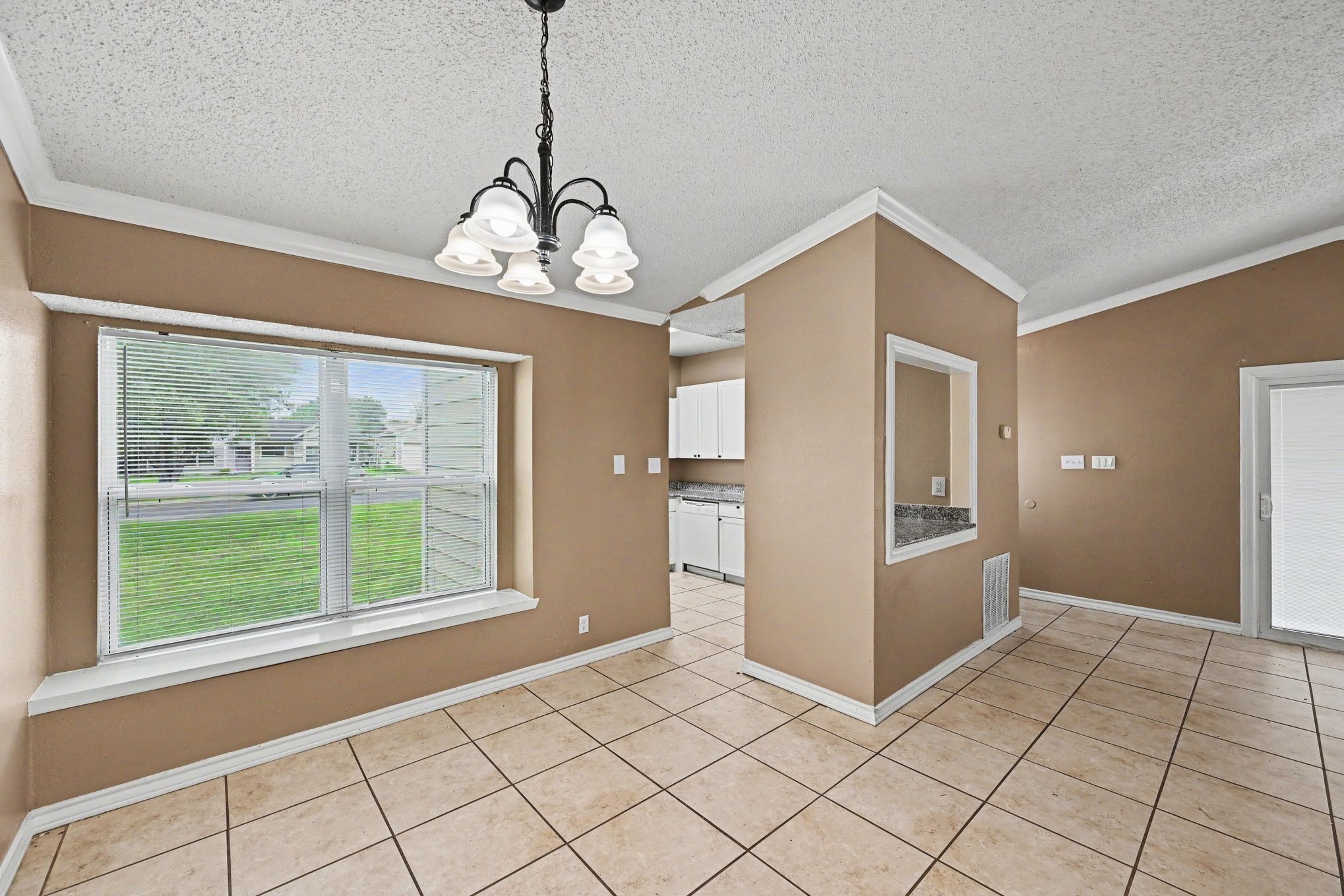 8406 Forest Ridge Drive San Antonio, TX 78239 - Photo 10 of 33 a view of livingroom with furniture