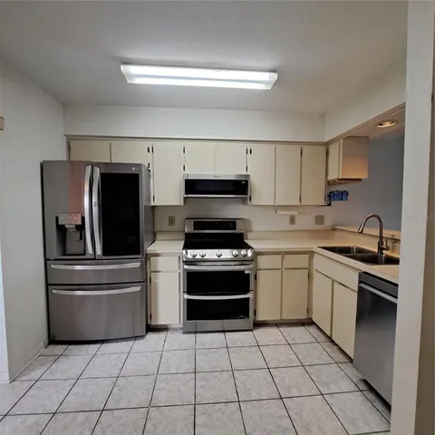 $1,325 | 4739 Myrtle Oak Drive, Unit 21, New Port Richey, FL 34653