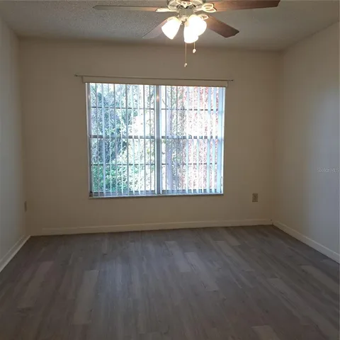 $1,325 | 4739 Myrtle Oak Drive, Unit 21, New Port Richey, FL 34653
